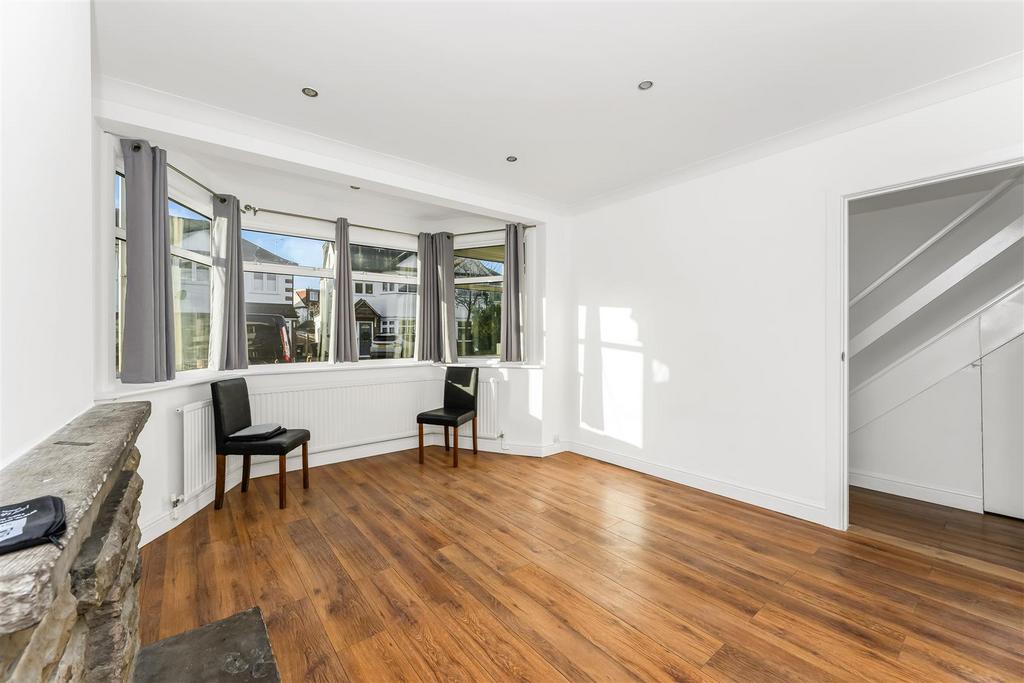 46 Deynecourt gardens-10.jpg