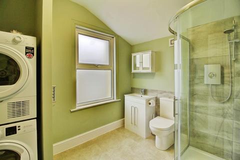 4 bedroom terraced house to rent, Gloucester Road, Bristol BS7