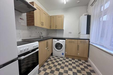 1 bedroom maisonette to rent, Oak Tree Dell, London