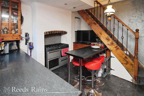 2 bedroom end of terrace house for sale, Silverdale Road, Lancashire PR6