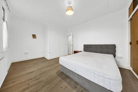 3 bedroom terraced house to rent, Suffolk Road, Barking IG11