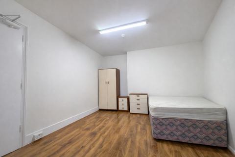undefined, Furnished En-Suite Room To Let - HP11