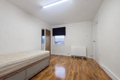 undefined, Furnished En-Suite Room To Let - HP11