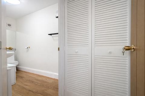 undefined, Furnished En-Suite Room To Let - HP11