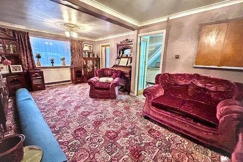 undefined, Maes Piode, Llandybie, Ammanford