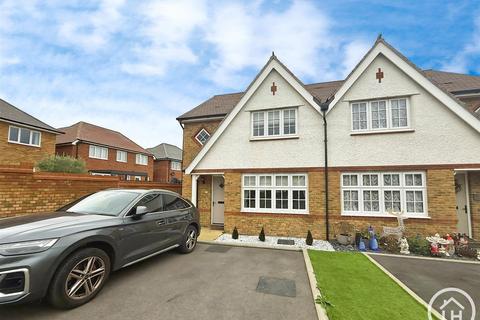 3 bedroom semi-detached house for sale, Farmhouse Drive, Sittingbourne