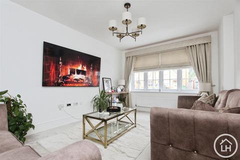 3 bedroom semi-detached house for sale, Farmhouse Drive, Sittingbourne