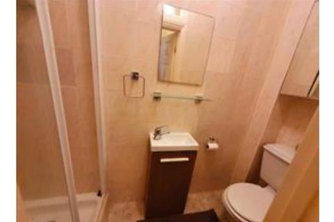 3 bedroom terraced house to rent, Whites Avenue, IG2
