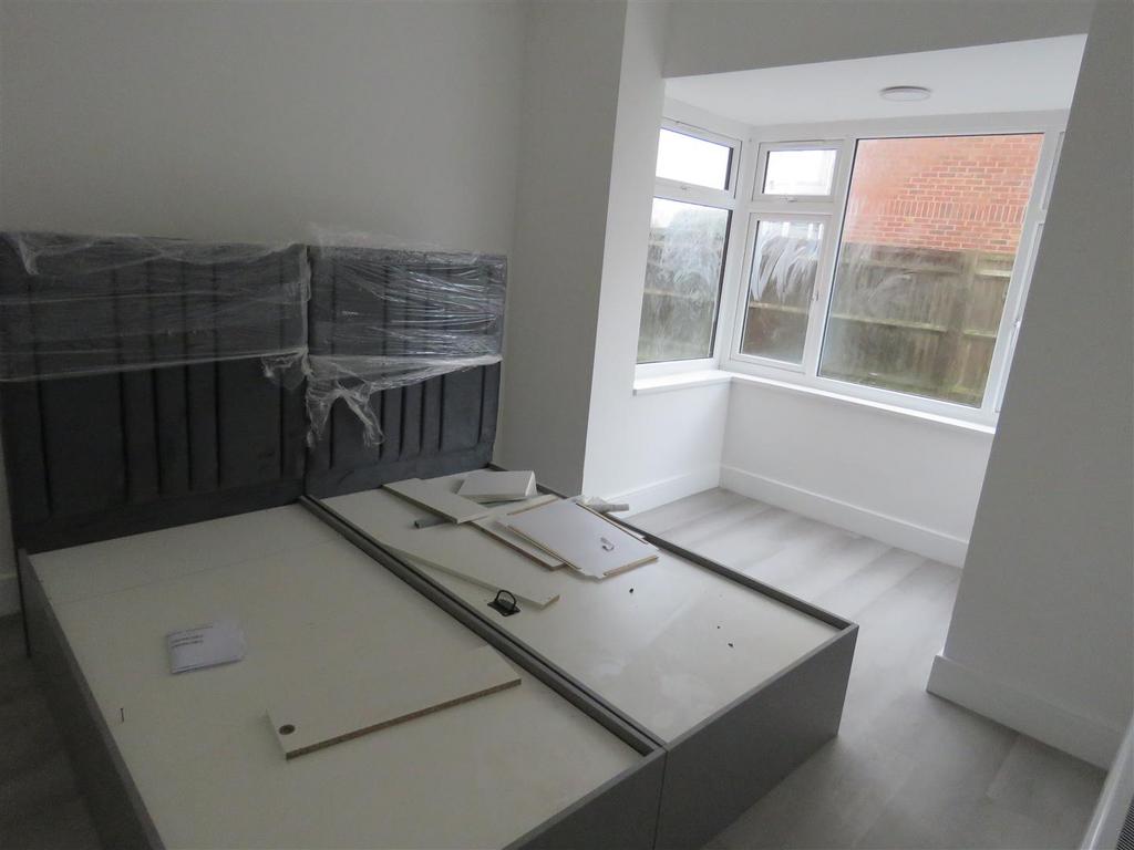 Living / bedroom area