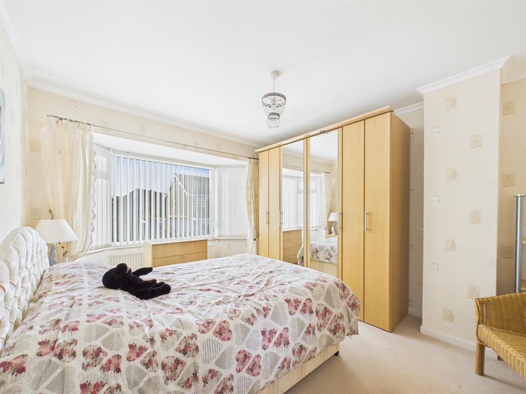 Bed 1.jpg