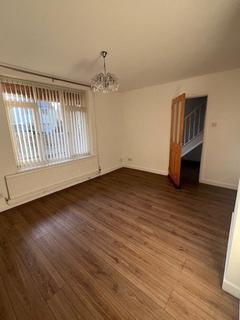 3 bedroom house to rent, Heol Miles, Pontyclun
