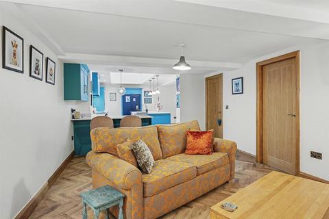 4 bedroom detached house for sale, Liphill Bank Road, Holmfirth HD9