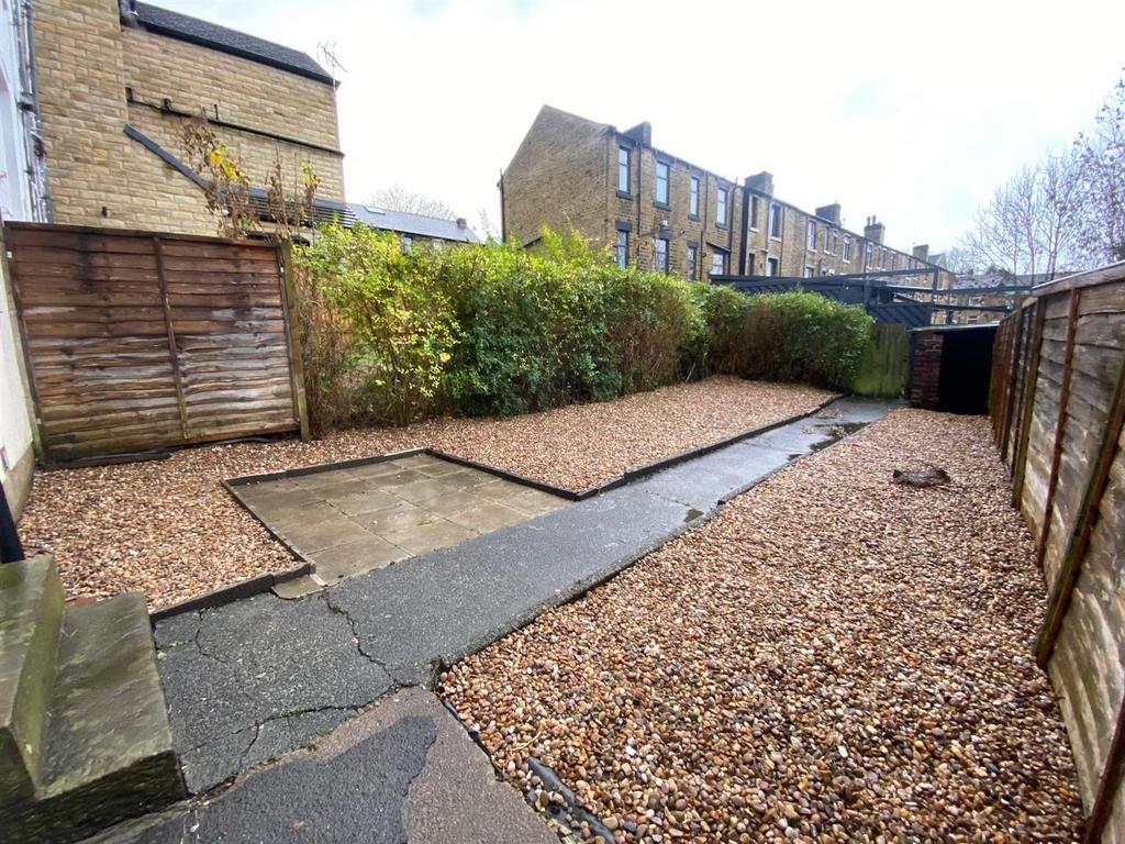 REAR GARDEN.jpg