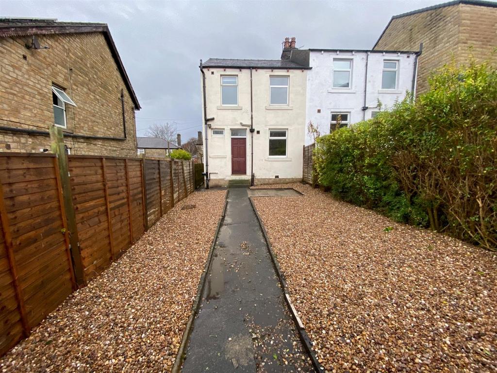 REAR GARDEN 1.jpg