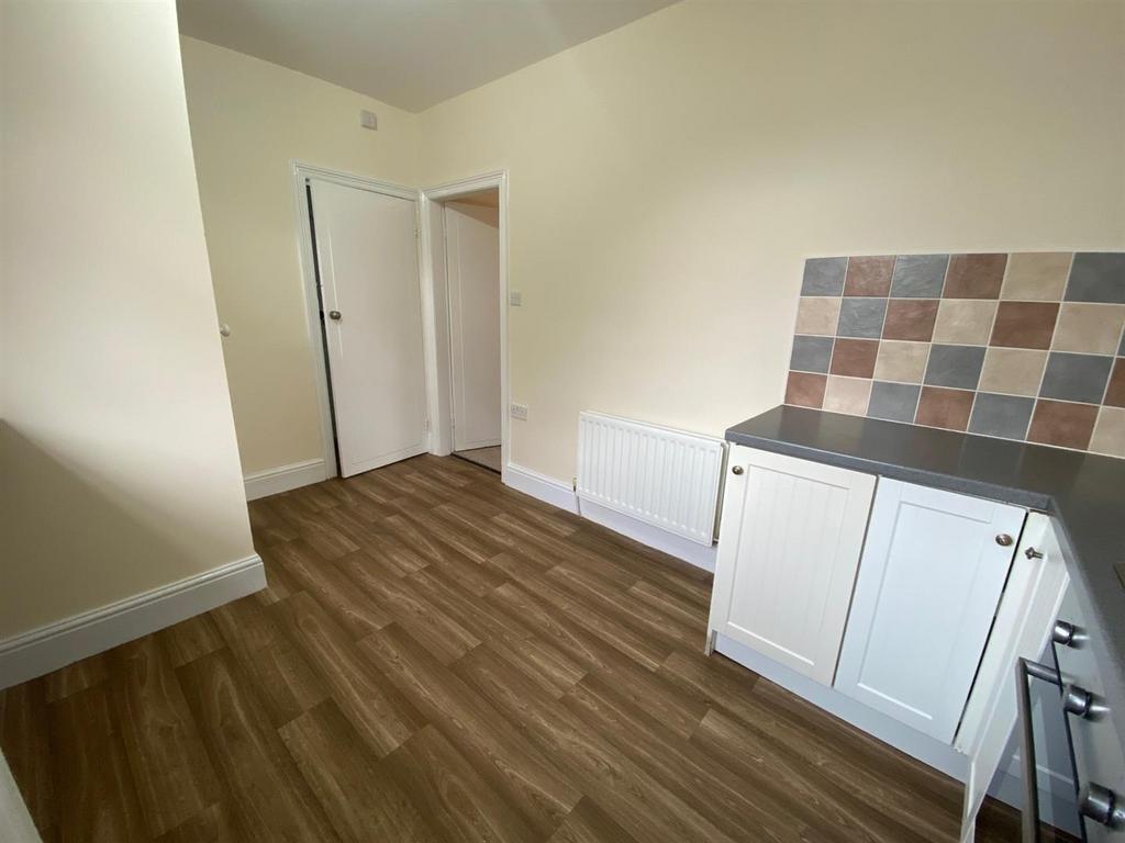 KITCHEN 3.jpg