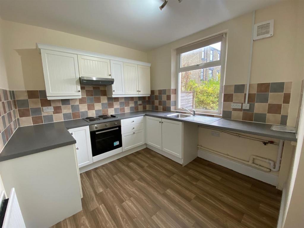 KITCHEN 1.jpg