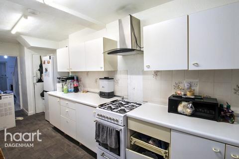 3 bedroom terraced house to rent, Dewey Road, DAGENHAM