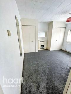 3 bedroom terraced house to rent, Dewey Road, DAGENHAM
