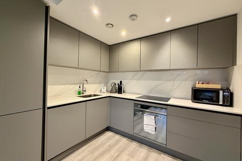 2 bedroom flat to rent, Harlequin Avenue
