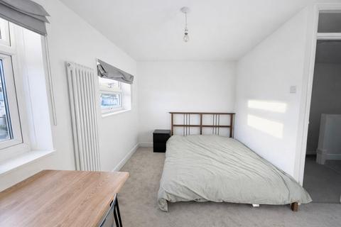 undefined, Southwood Close, Worcester Park