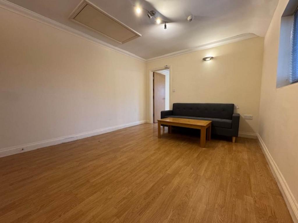 Stunning One-Bedroom Flat – Richmond Road