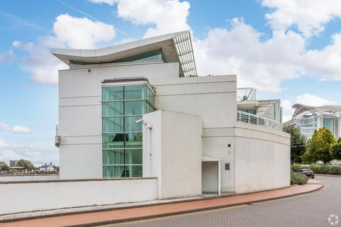 Office to rent, Havannah St Cardiff CF10 5SF