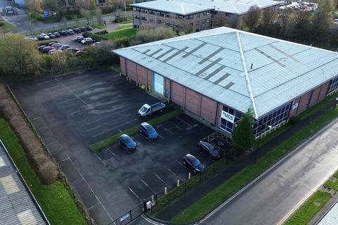 Warehouse to rent, Barrs Fold Rd Bolton BL5 3XP