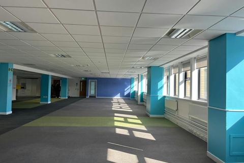 Office to rent, Market St Halifax HX1 1PD