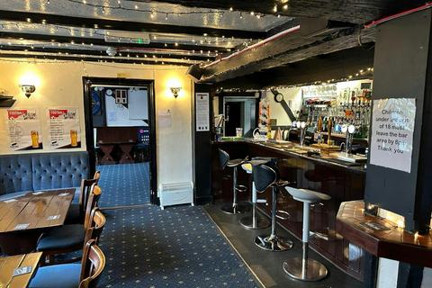 Pub for sale, Vigo Ln Yateley GU46 6EP