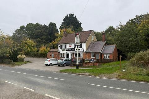 Pub for sale, Vigo Ln Yateley GU46 6EP