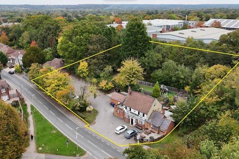 Pub for sale, Vigo Ln Yateley GU46 6EP