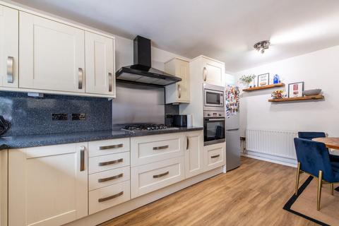 3 bedroom end of terrace house for sale, Caxton Close, Hartley