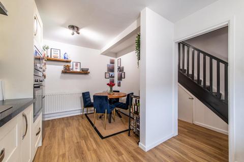 3 bedroom end of terrace house for sale, Caxton Close, Hartley