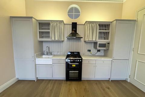2 bedroom apartment to rent, Sussex Gardens, Paddington, London, W2