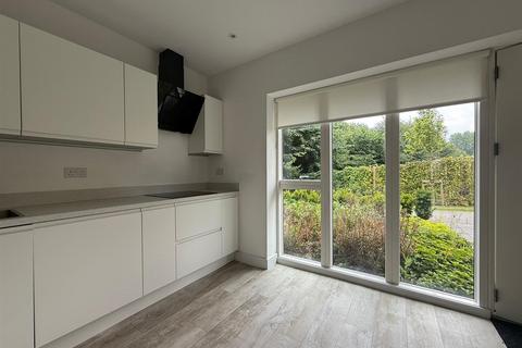 undefined, Glisk, Ellesmere Port, CH65