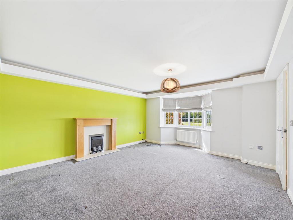 CAM02739 G0-PR0226-STILL016.jpg