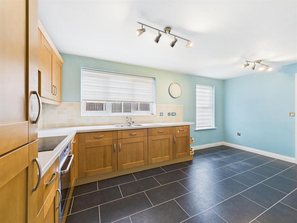 CAM02739 G0-PR0226-STILL013.jpg