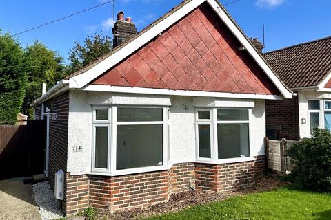 2 bedroom bungalow to rent, Onibury Road, Southampton SO18