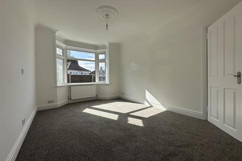 2 bedroom bungalow to rent, Onibury Road, Southampton SO18