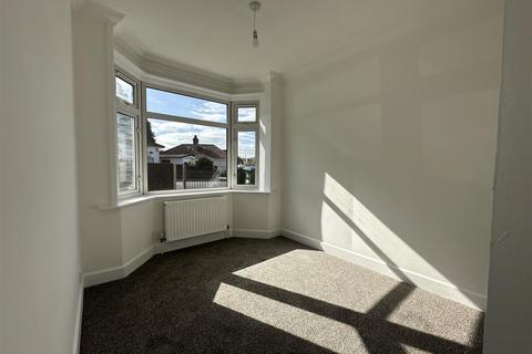2 bedroom bungalow to rent, Onibury Road, Southampton SO18