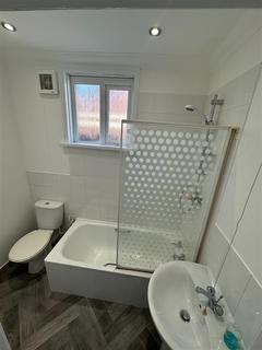 2 bedroom bungalow to rent, Onibury Road, Southampton SO18