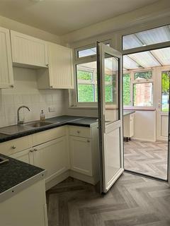 2 bedroom bungalow to rent, Onibury Road, Southampton SO18
