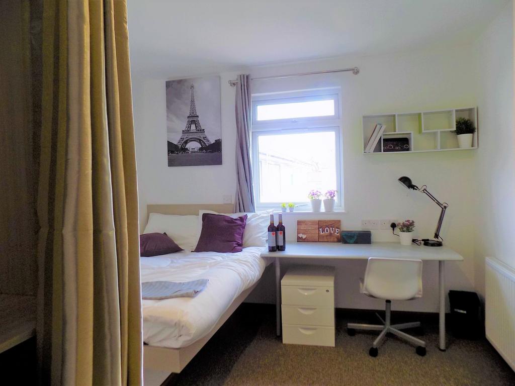 Bright, well-presented bedroom with a comfortab...