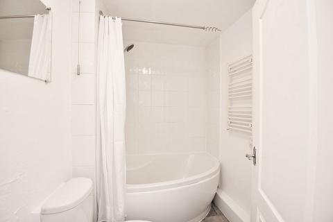 1 bedroom flat to rent, Harlow Moor Drive, Harrogate, HG2