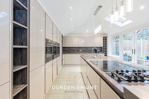 undefined, Gainsborough Place, Chigwell, IG7