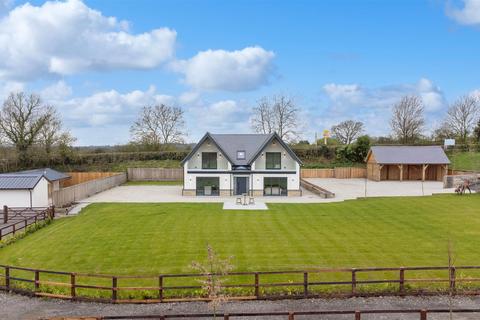 4 bedroom detached house for sale, Pendock GL19