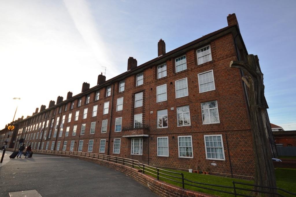 2 Bedroom Flat to Rent