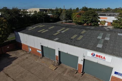 Warehouse to rent, Highlands Rd Solihull B90 4NY