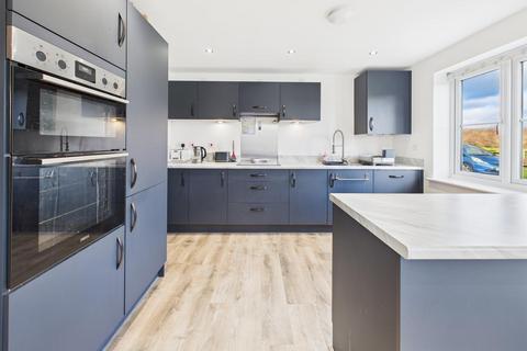 4 bedroom detached house for sale, Farmhouse Road, Gloucester