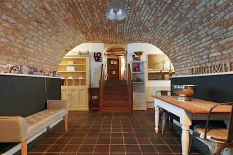 undefined, The Shippe & Primrose Cottage, 40 - 42 High Street, Bridge